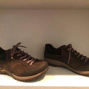 Dansko - Paisley Walking Shoe